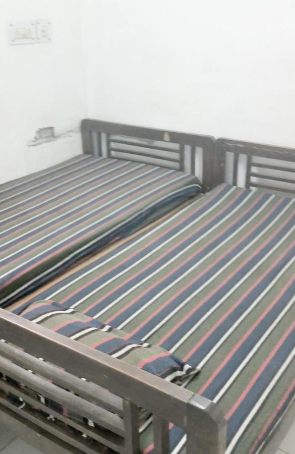 Gandhi Ganaga Guest House Varanasi Exterior foto
